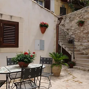 3* Affittacamere Bed & Breakfast Scicli